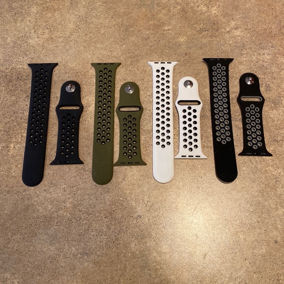 4 watch bands that fit Apple Watch size 42/44 - Picture 1 of 3